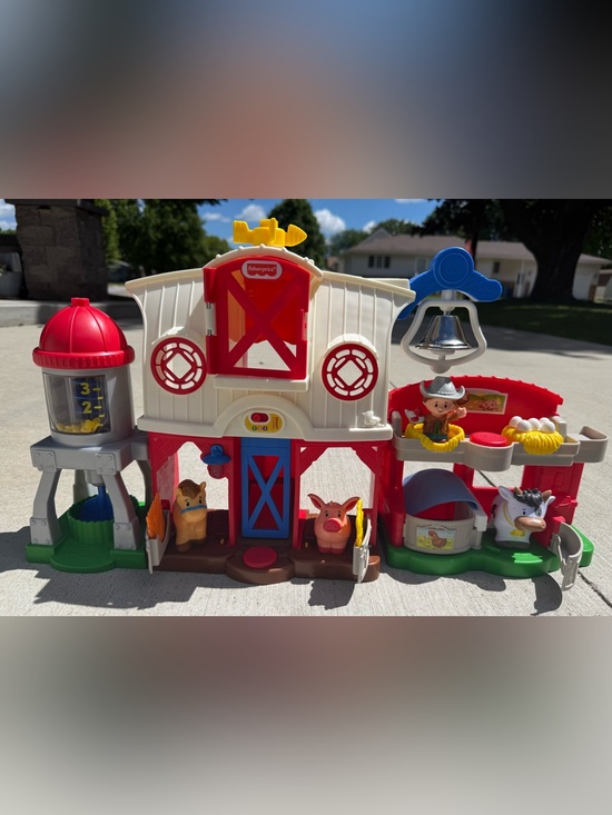 Fisher-Price Other - Fisher-Price Little People Caring for Animals Farm Play Set with Figurines